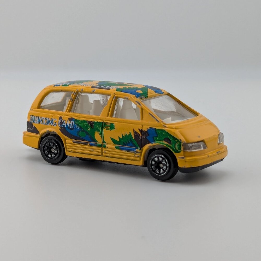 Matchbox “Hunting Camp” Minivan – Vintage 90s Family Diecast 1:64